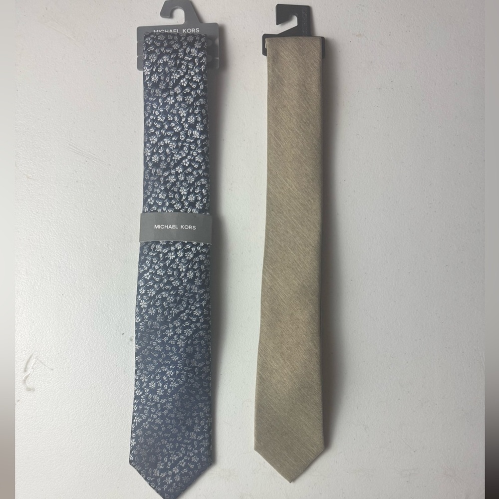 Michael Kors Navy Floral and Beige Express Tie Set